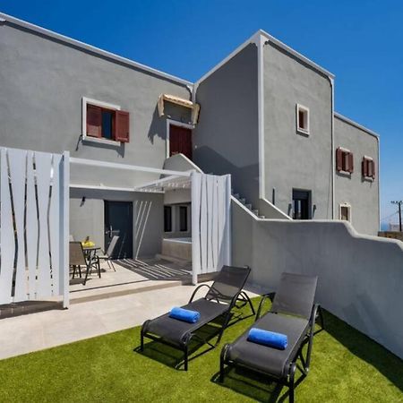 Christianna & George Luxury Hot Tub Apartment Fira  Exterior photo