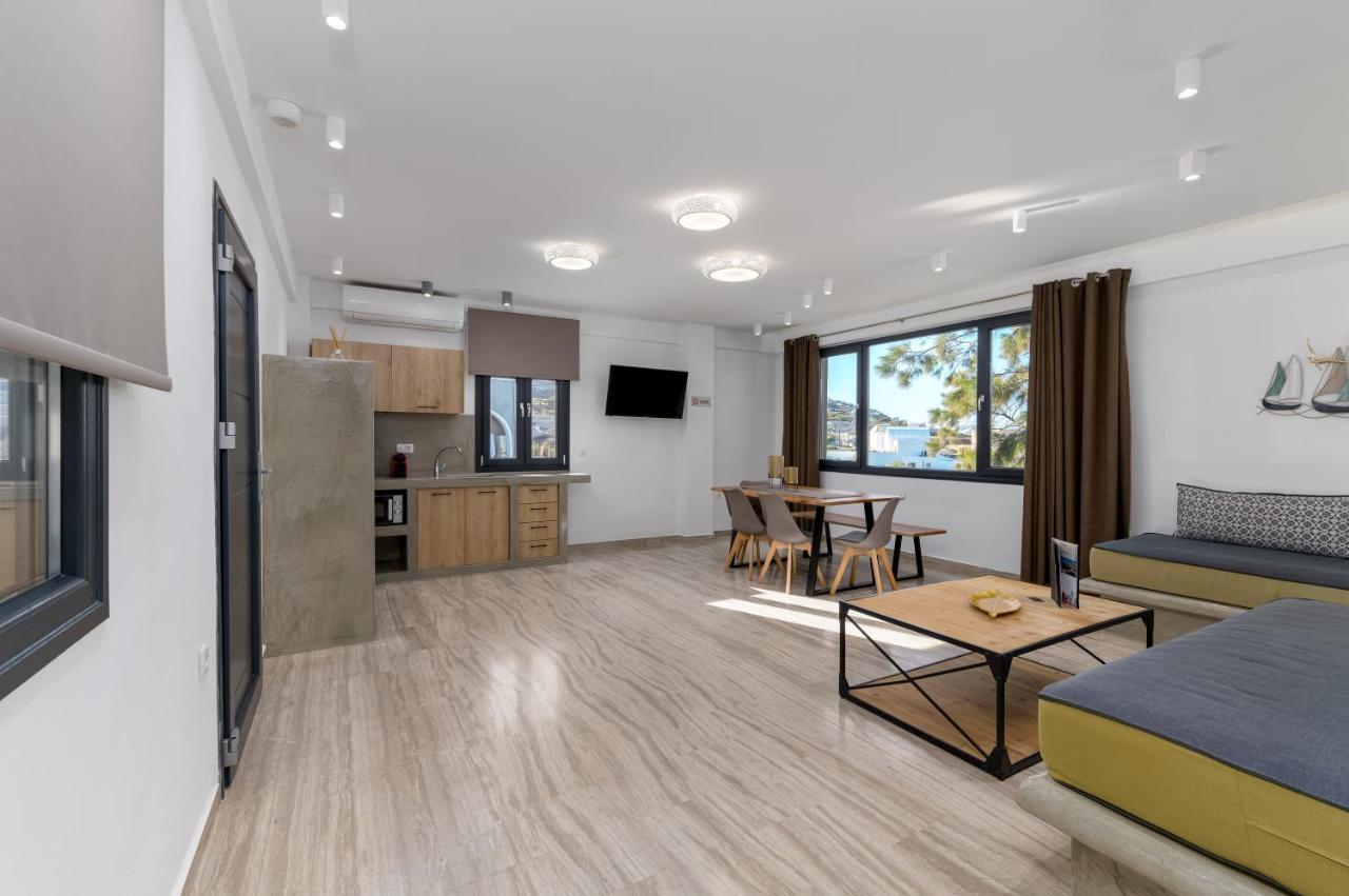 Christianna & George Luxury Hot Tub Apartment Fira  Exterior photo