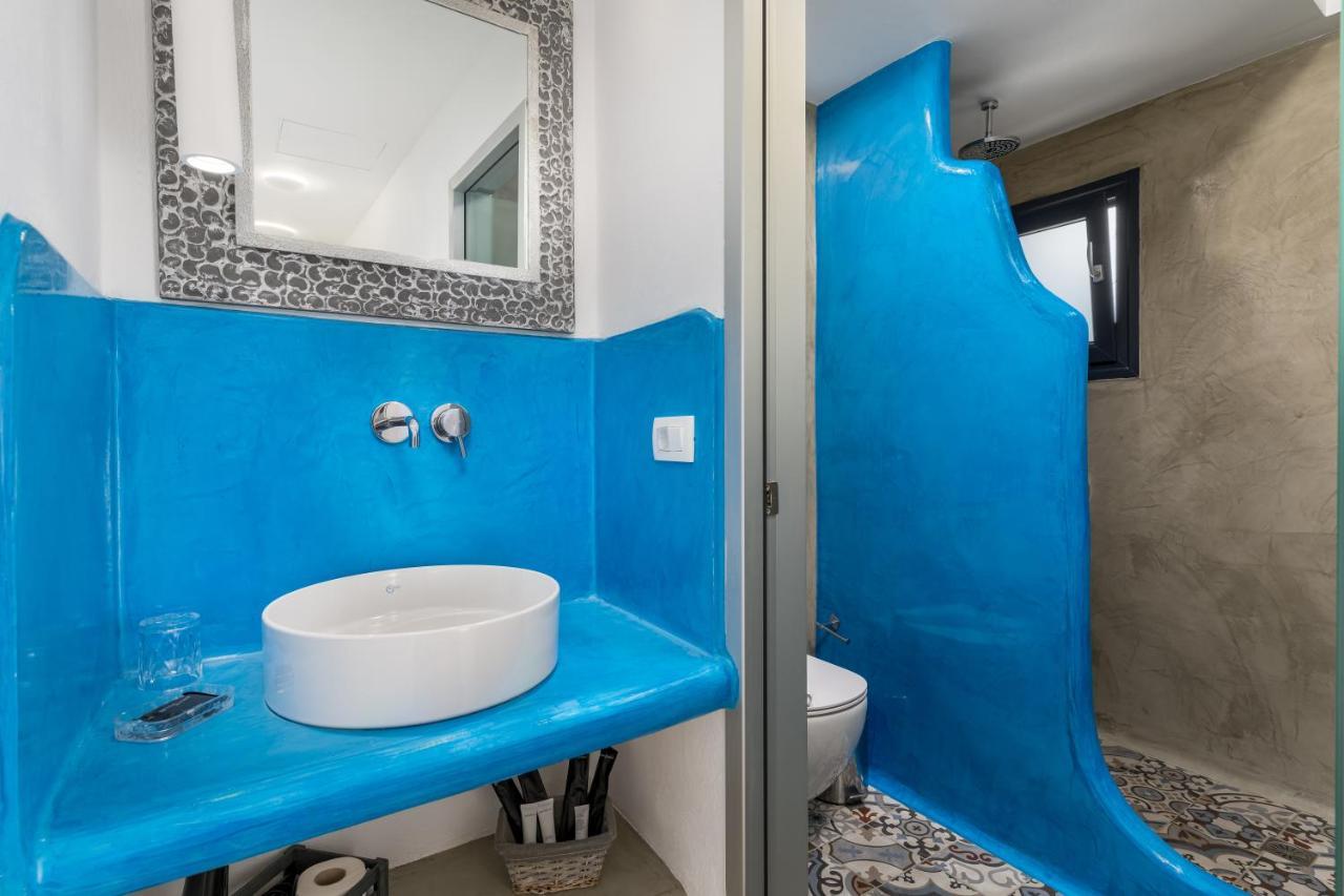 Christianna & George Luxury Hot Tub Apartment Fira  Exterior photo