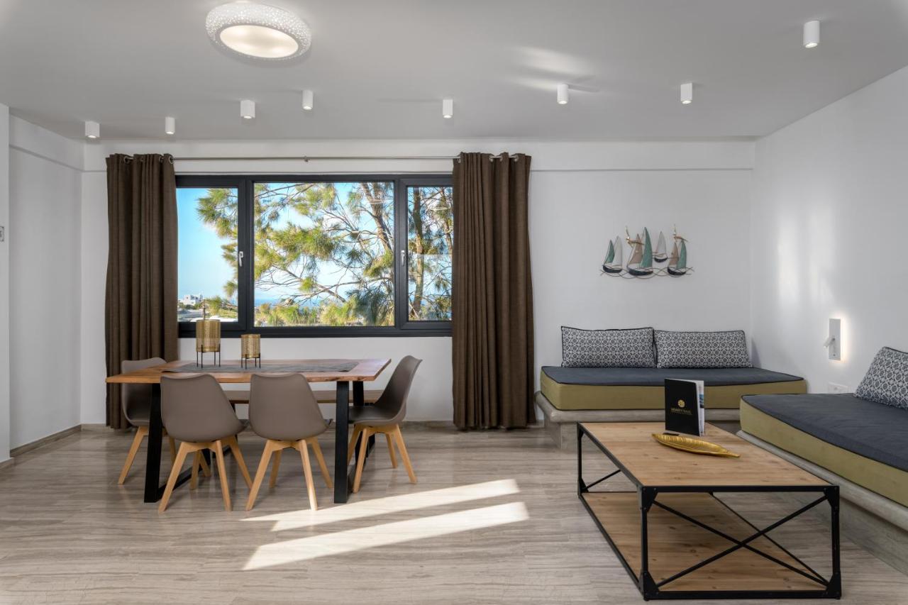 Christianna & George Luxury Hot Tub Apartment Fira  Exterior photo